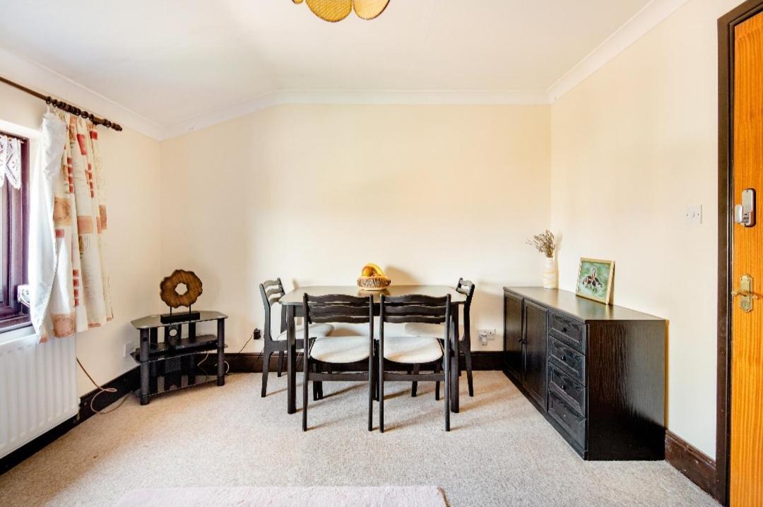 Spacious Room 2 Mins From Station London Exterior photo
