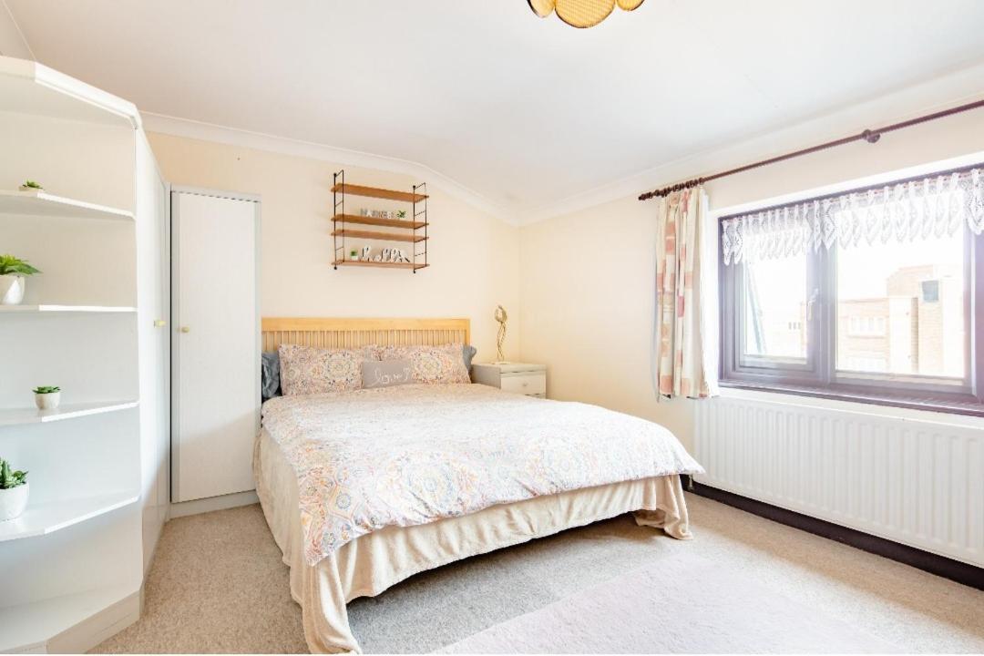 Spacious Room 2 Mins From Station London Exterior photo
